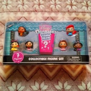 Sold****. Disney Doorables 7 PC Collector Figure Set, NWT